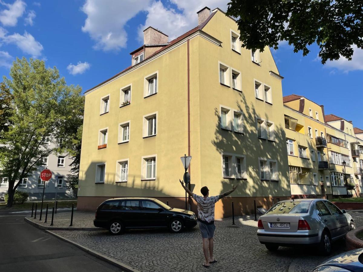 Small Apartament In Heart Of Boleslawiec City 外观 照片